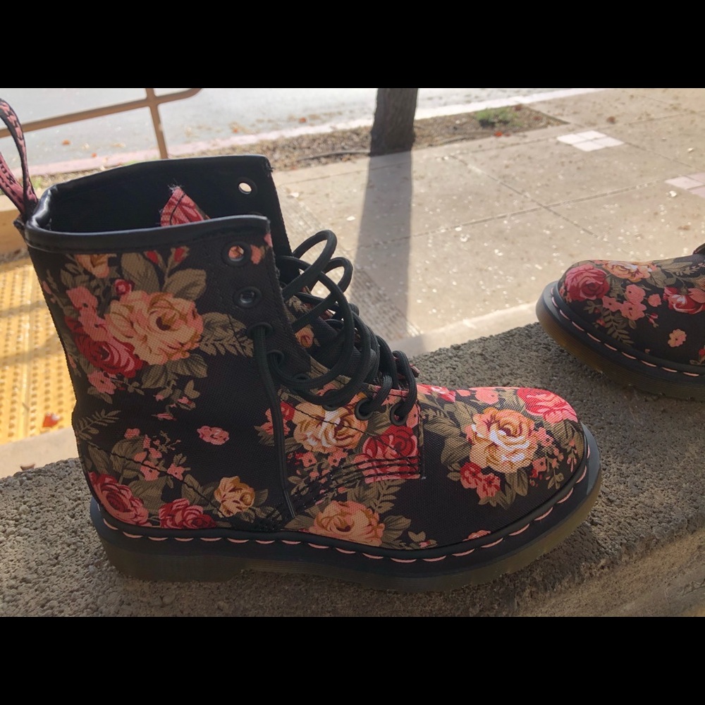 Victorian Flowers Dr.Marten Boots